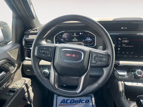 Used 2023 GMC Sierra 1500 AT4 w/ AT4 Premium Package AWD/4WD image 13