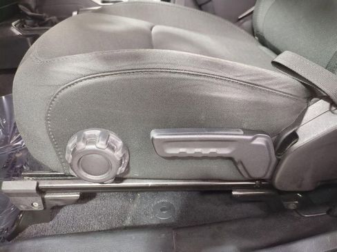 Used 2019 Jeep Wrangler Sport AWD/4WD image 13