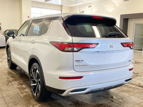 Used 2024 Mitsubishi Outlander SE image 5