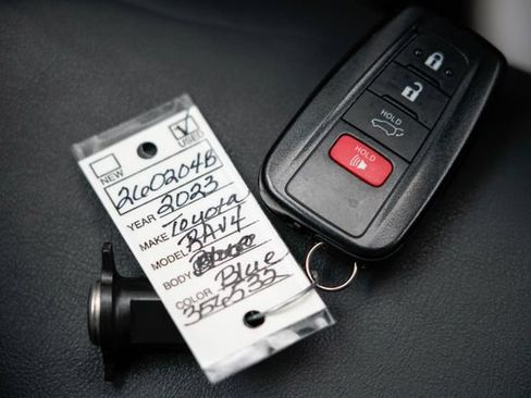 Used 2023 Toyota RAV4 XLE Premium AWD/4WD image 26