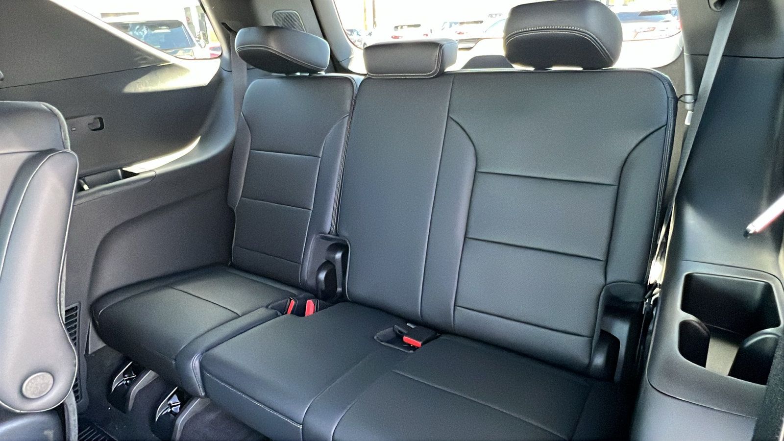 New 2026 Chevrolet Traverse High Country w/ LPO, Floor Liner Package AWD/4WD image 15
