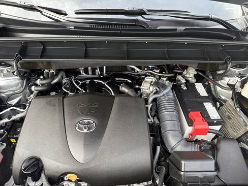 Used 2022 Toyota Highlander XLE image 22