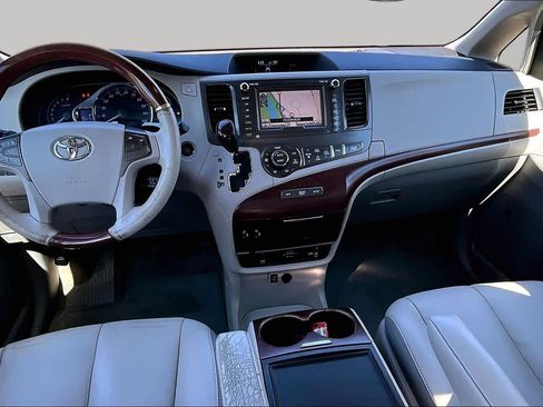 Used 2013 Toyota Sienna Limited w/ Premium Pkg AWD/4WD image 15