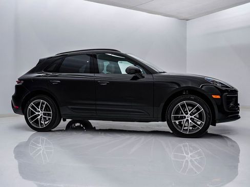 Certified 2025 Porsche Macan image 9