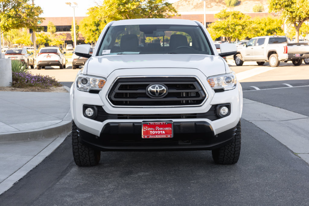 Used 2021 Toyota Tacoma SR5 RWD image 2
