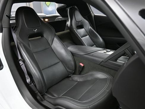 Used 2018 Chevrolet Corvette Stingray Coupe RWD image 28