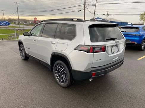 Used 2026 Jeep Cherokee Laredo AWD/4WD image 7