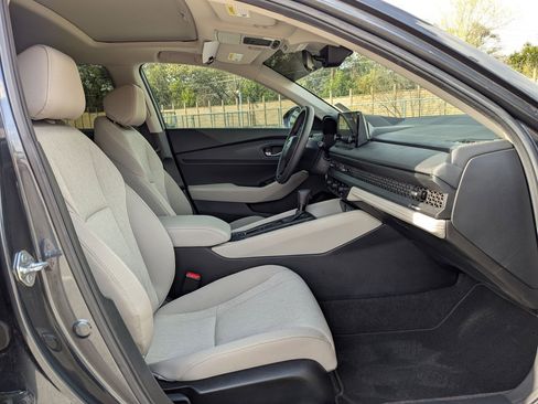 Used 2025 Honda Accord SE image 27