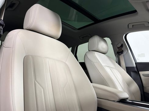 Used 2023 Audi e-tron Premium w/ Convenience Plus Package image 13