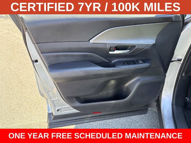 Used 2025 Toyota Grand Highlander FWD image 13