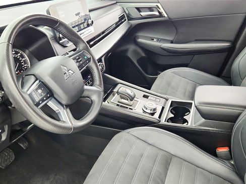 Used 2024 Mitsubishi Outlander Ralliart image 9