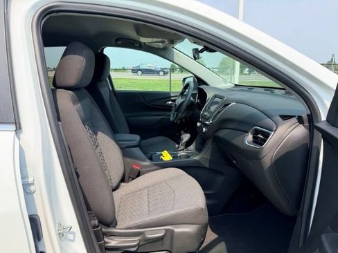 Used 2024 Chevrolet Equinox LT AWD/4WD image 10
