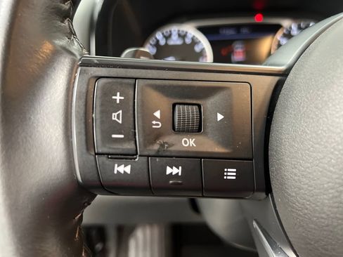Used 2024 Nissan Pathfinder SV FWD image 48