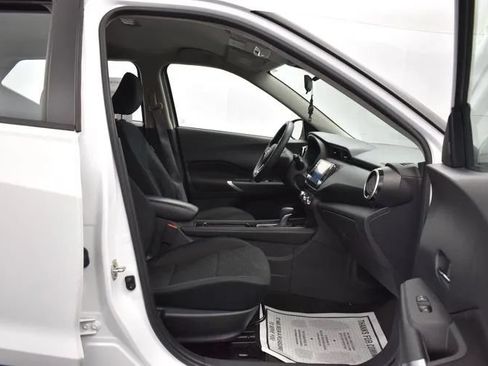 Used 2024 Nissan Kicks SV FWD image 17