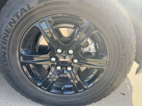 Used 2023 GMC Acadia AT4 w/ Technology Package AWD/4WD image 8