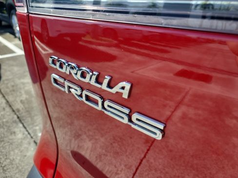 Used 2022 Toyota Corolla Cross XLE FWD image 10