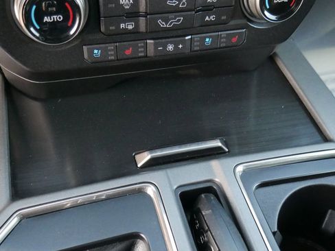 Used 2019 Ford F150 Raptor w/ Equipment Group 802A Luxury image 36