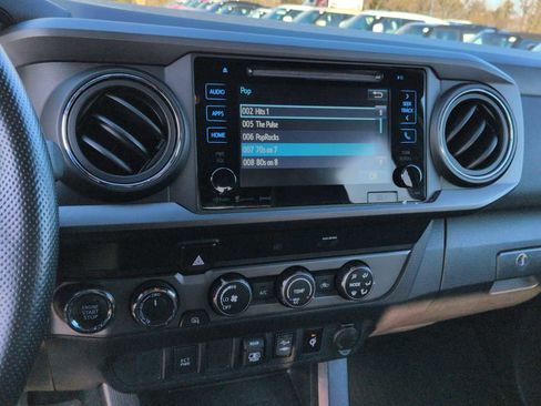 Used 2019 Toyota Tacoma TRD Sport image 27