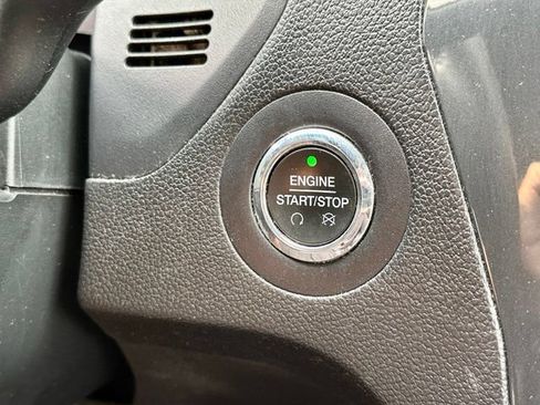 Used 2019 Ford Explorer XLT w/ Equipment Group 202A FWD image 31