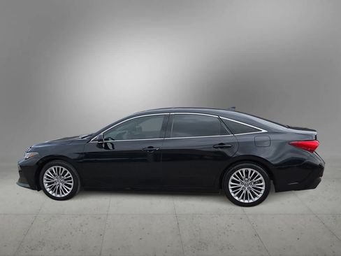 Used 2019 Toyota Avalon Limited FWD image 5