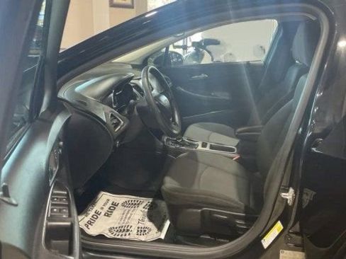 Used 2017 Chevrolet Cruze LS image 10