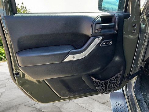 Used 2015 Jeep Wrangler Unlimited Sahara w/ Connectivity Group image 20