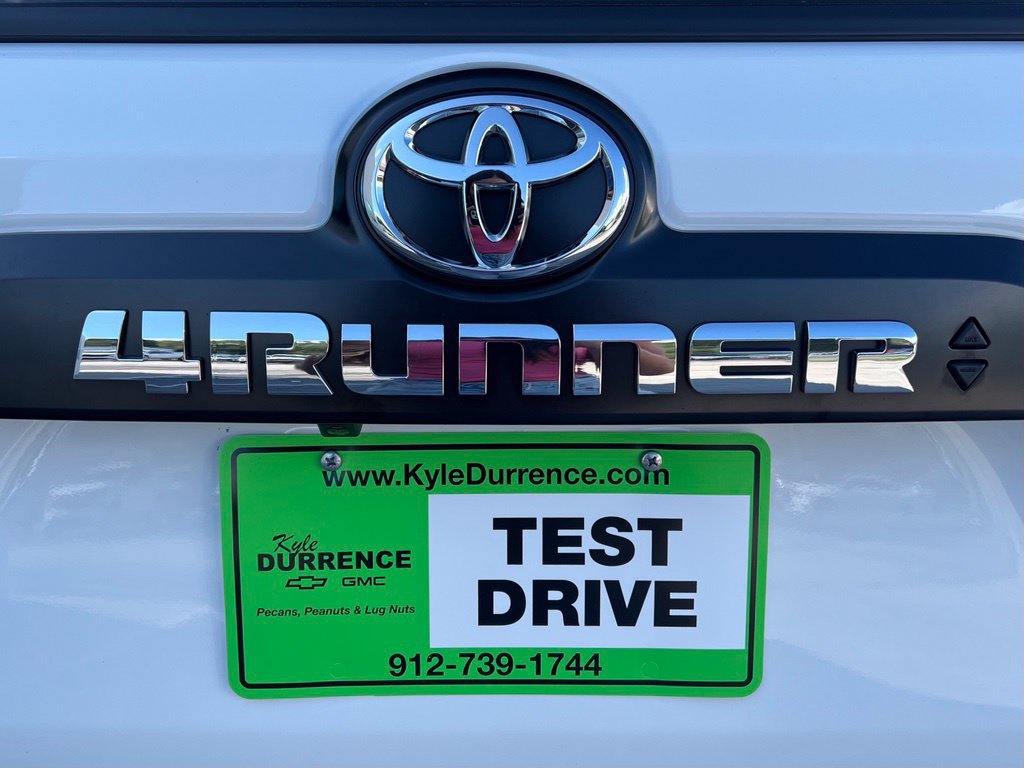 Used 2024 Toyota 4Runner TRD Off-Road Premium AWD/4WD image 9