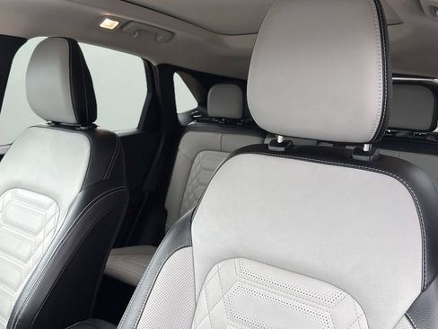 Certified 2023 Ford Escape Platinum w/ Premium Technology Package FWD image 6