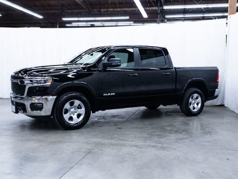 Used 2025 RAM 1500 Big Horn AWD/4WD image 3
