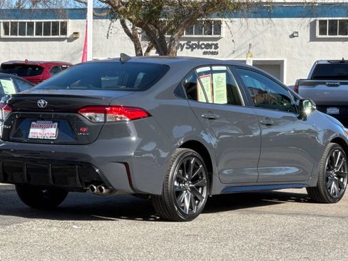 Certified 2025 Toyota Corolla SE image 3