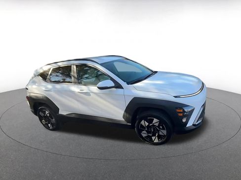 Used 2025 Hyundai Kona SEL image 2