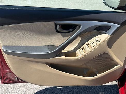 Used 2013 Hyundai Elantra GLS w/ Preferred Pkg FWD image 16
