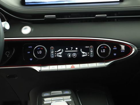 Used 2025 Genesis GV70 3.5T Sport w/ Sport Advanced Package image 20