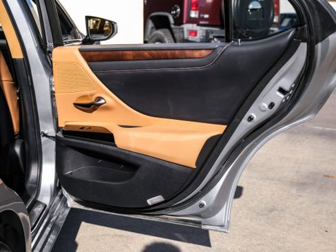 Used 2022 Lexus ES 350 w/ Premium Package image 43