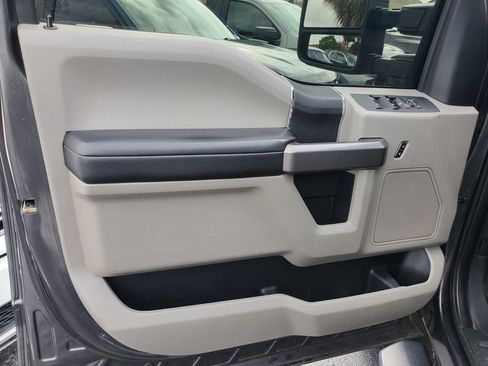 Used 2019 Ford F250 XLT w/ Snow Plow Prep Package image 14