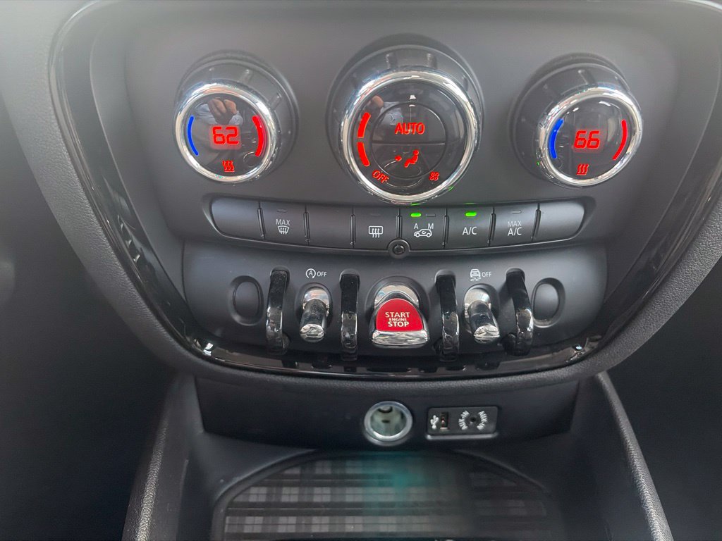 Used 2016 MINI Cooper Clubman FWD image 25