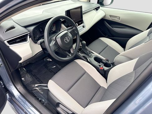 Used 2025 Toyota Corolla LE image 24