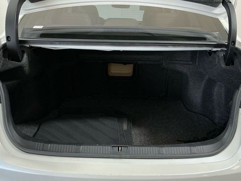 Used 2016 Toyota Avalon Limited w/ Toyota Safety Sense Package image 30