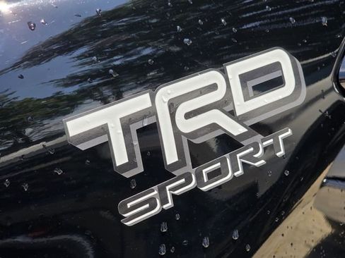Used 2025 Toyota Tacoma TRD Sport AWD/4WD image 8