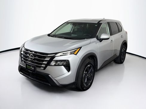 Used 2025 Nissan Rogue SV FWD image 3