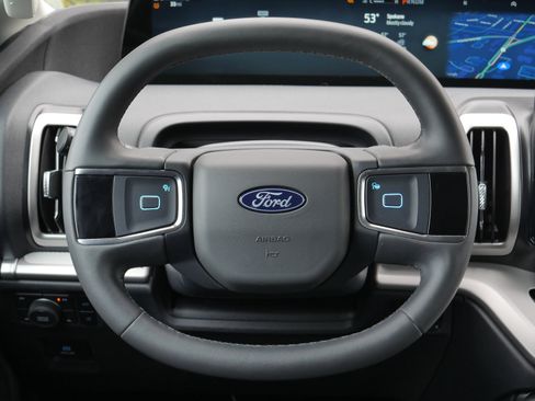 Certified 2025 Ford Expedition Max Active image 6