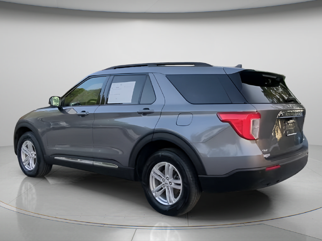 Used 2023 Ford Explorer XLT AWD/4WD image 20