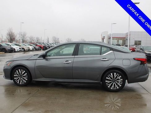 Used 2024 Nissan Altima 2.5 SV image 4