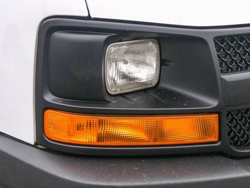 Used 2008 Chevrolet Express 2500 RWD image 4