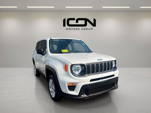 Used 2023 Jeep Renegade Latitude AWD/4WD image 4
