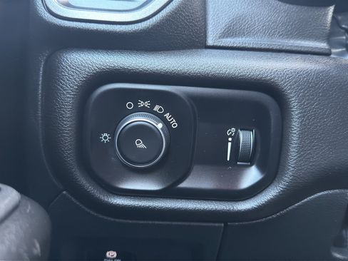 Used 2025 RAM 1500 Tradesman AWD/4WD image 16