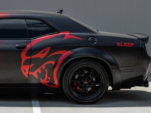 Used 2016 Dodge Challenger SRT Hellcat RWD image 19
