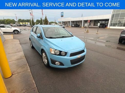 Used 2014 Chevrolet Sonic LT w/ Fun and Sun Package FWD image 5
