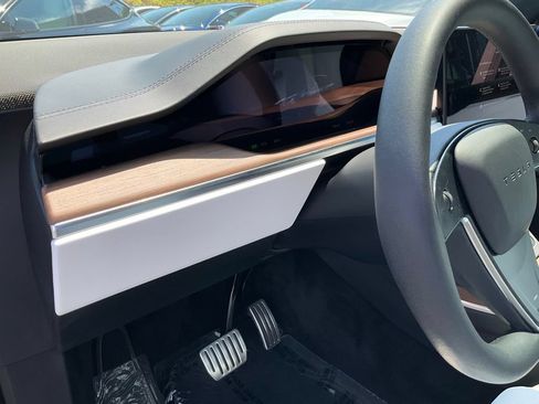 Used 2023 Tesla Model X AWD/4WD image 19