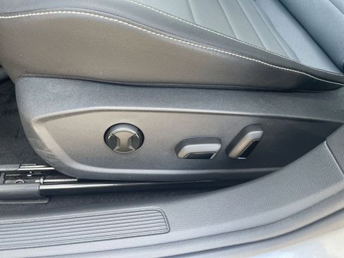 Used 2025 Volkswagen Jetta SE image 23